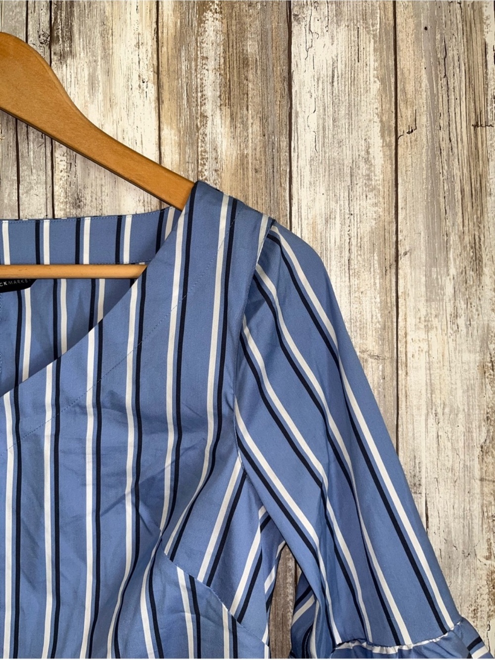 White House Black Market Blue Stripe Bell Sleeve Cotton Stretch Top Size 0 - Picture 3 of 8